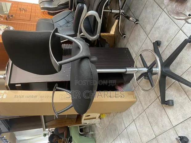 Swivel Counter Chair · Photo 1