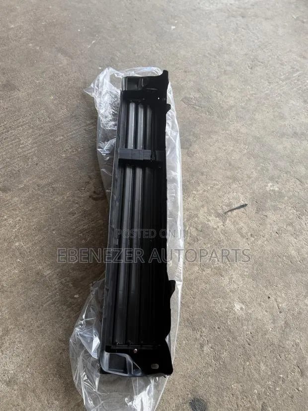 Mitsubishi Outlander Shutter Grille 2022 2023 2024 2025 2026 · Photo 1