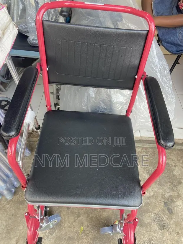 Commot Chair · Photo 1