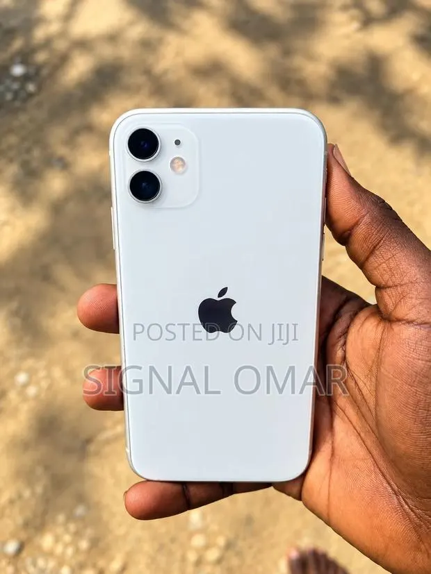 New Apple iPhone 11 64 GB White · Photo 1