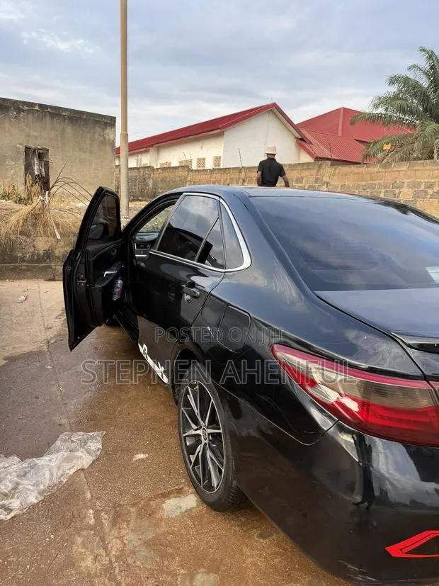 Toyota Camry SE 4dr Sedan (2.5L 4cyl 6A) 2016 Black · Photo 1