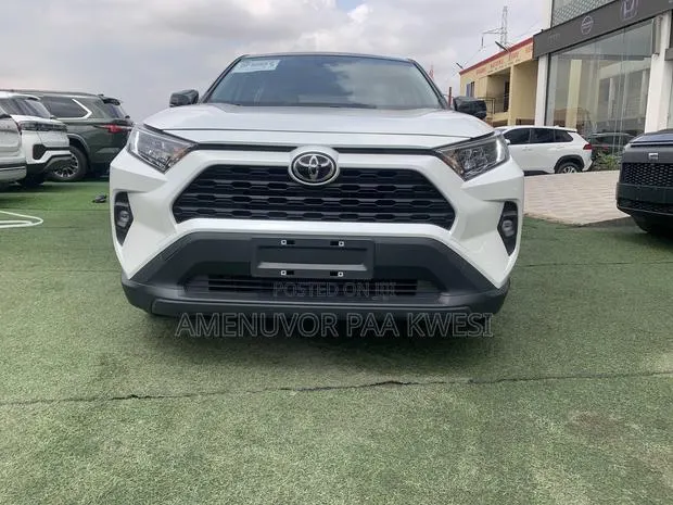 New Toyota RAV4 2025 White · Photo 1