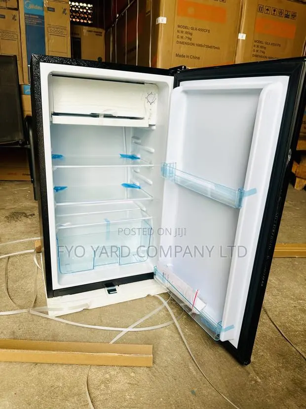 Compact and Space-Saving Nasco 92L Freezer and Fridge · Photo 1