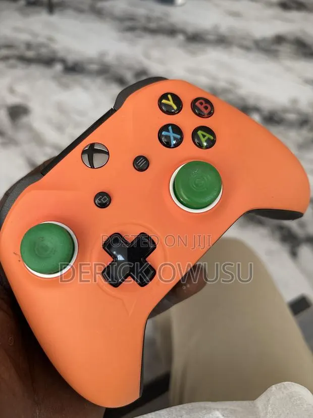 PC/ Xbox One S Controller · Photo 1