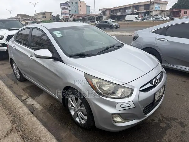 Hyundai Accent GS Automatic 2012 Gray · Photo 1