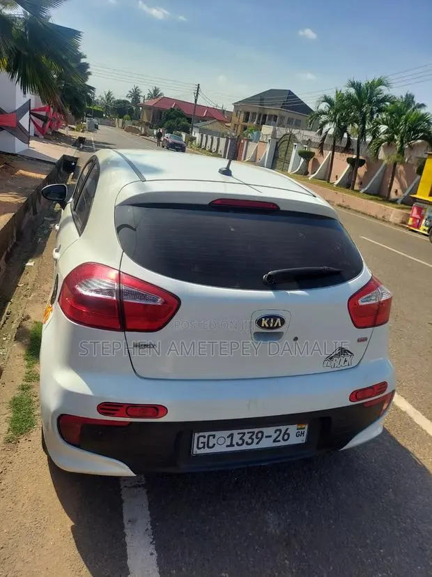 Kia Rio EX 4dr Hatchback (1.6L 4cyl 6A) 2016 White · Photo 1