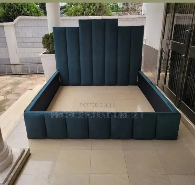 Queen Size Bedframe 72x75 Queens Size · Photo 1