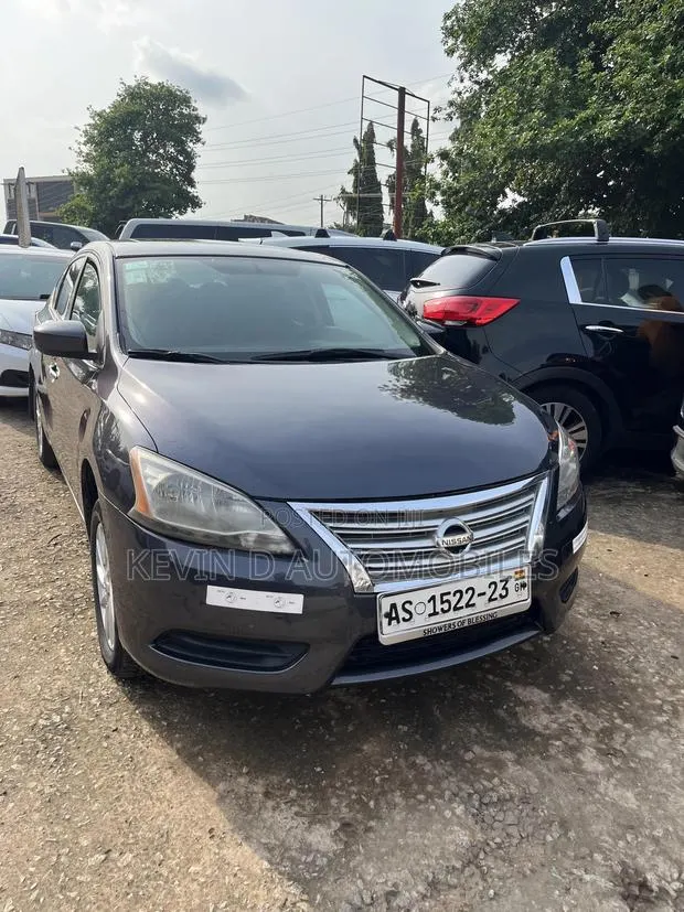 Nissan Sentra SV 4dr Sedan (1.8L 4cyl CVT) 2014 Gray · Photo 1