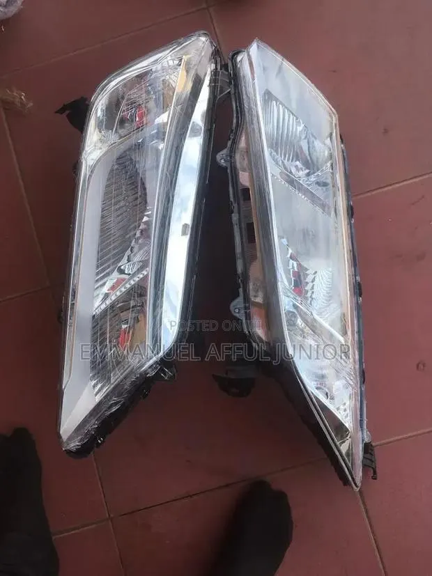 Honda City 2014-2017 Headlight Pair · Photo 1