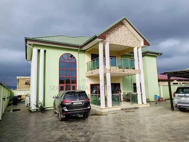 5bdrm House in Sefdard Properties, Amasaman for sale · Photo 1