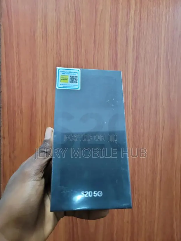 New Samsung Galaxy S20 128 GB Green · Photo 1