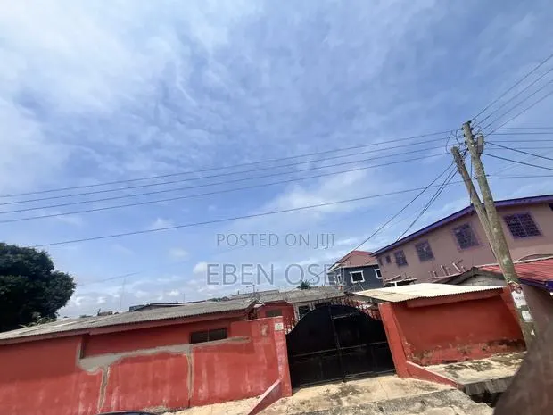 6bdrm House in Dansoman for sale · Photo 1
