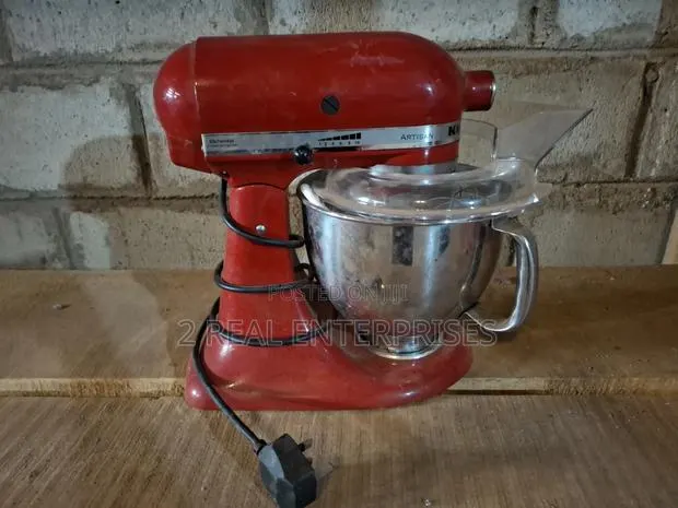 KitchenAid Artisan Series 4.8L Tilt-Head Stand Mixer With Splash Guard · Photo 1