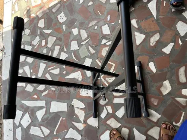 Keyboard Stand · Photo 1