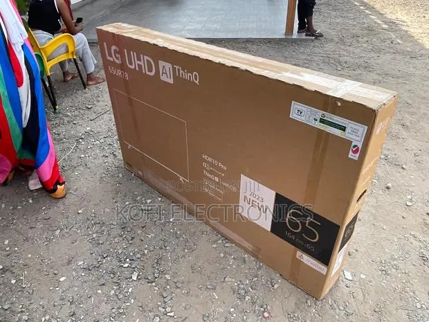 Lg Uhd Ai Thinq 65” Television Modern Home Cinema · Photo 1