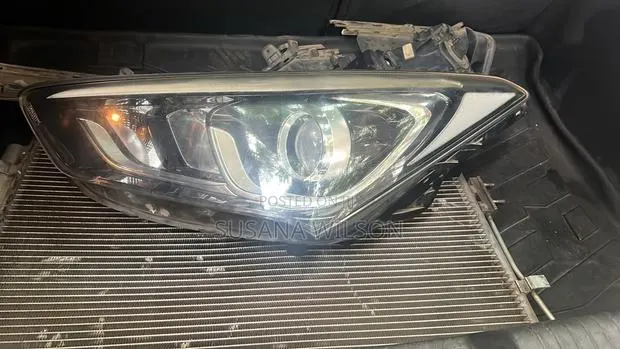 2016 Hyundai Santafe Right Led Head Light (Original) · Photo 1