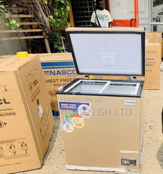 Ice Vault (Gold) Nasco 142 Liters Nas200fl Freezer · Photo 1