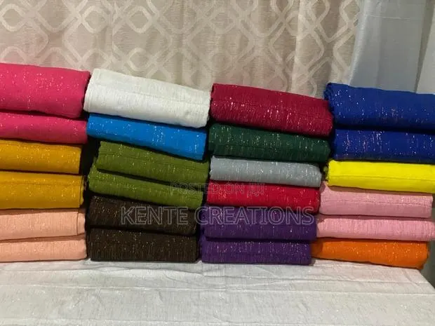 Plain Kente Fabrics. · Photo 1