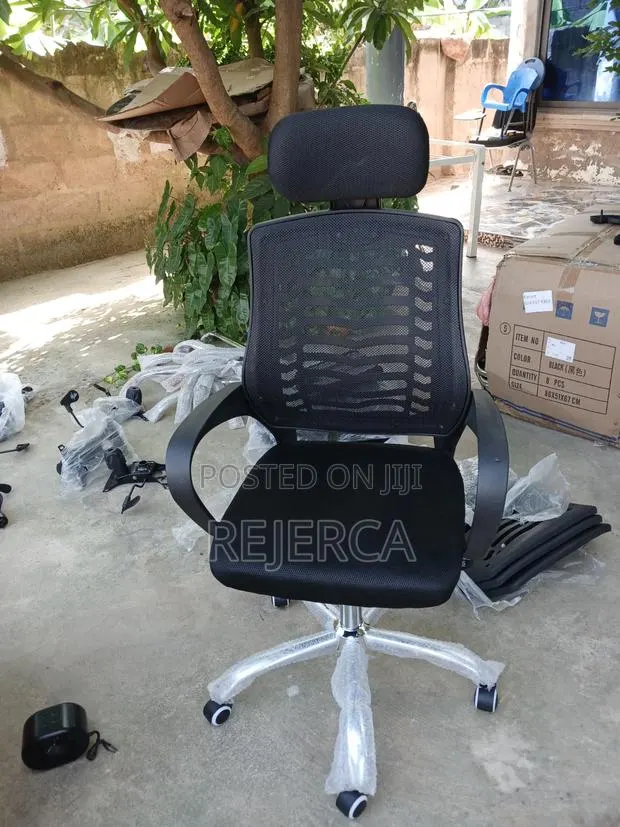 Swivel Chair With Head Rest · Photo 1