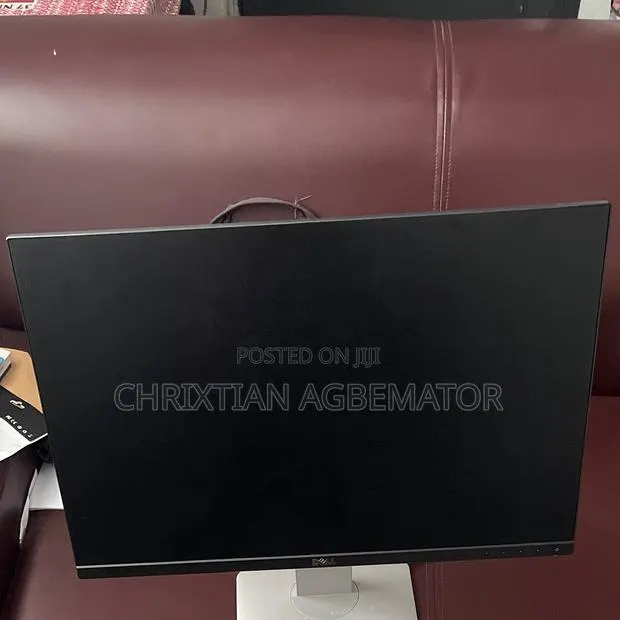 Edgeless Dell Monitor · Photo 1