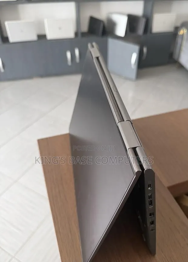 Laptop Lenovo ThinkPad X1 Yoga 16GB Intel Core i5 SSD 256GB · Photo 1
