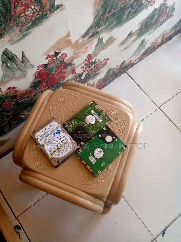 320gb, 500gb, 250gb, 160gb HDD · Photo 1