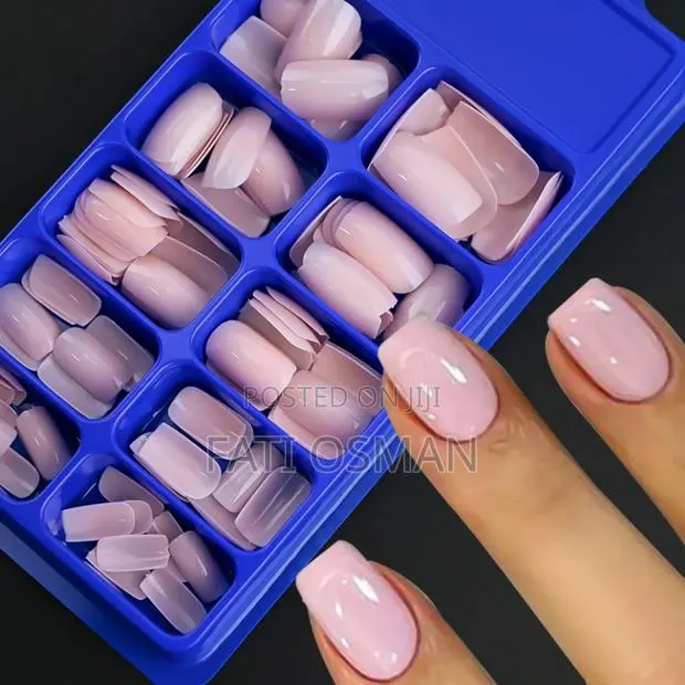 100 PCS Short Press on Nails · Photo 1