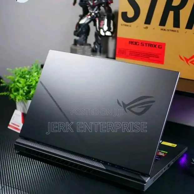 New Laptop Asus ROG Strix G17 16GB Intel Core i7 SSD 1T · Photo 1