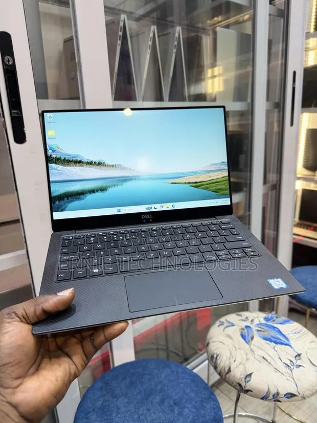 Laptop Dell XPS 13 9370 8GB Intel Core i5 SSD 256GB · Photo 1