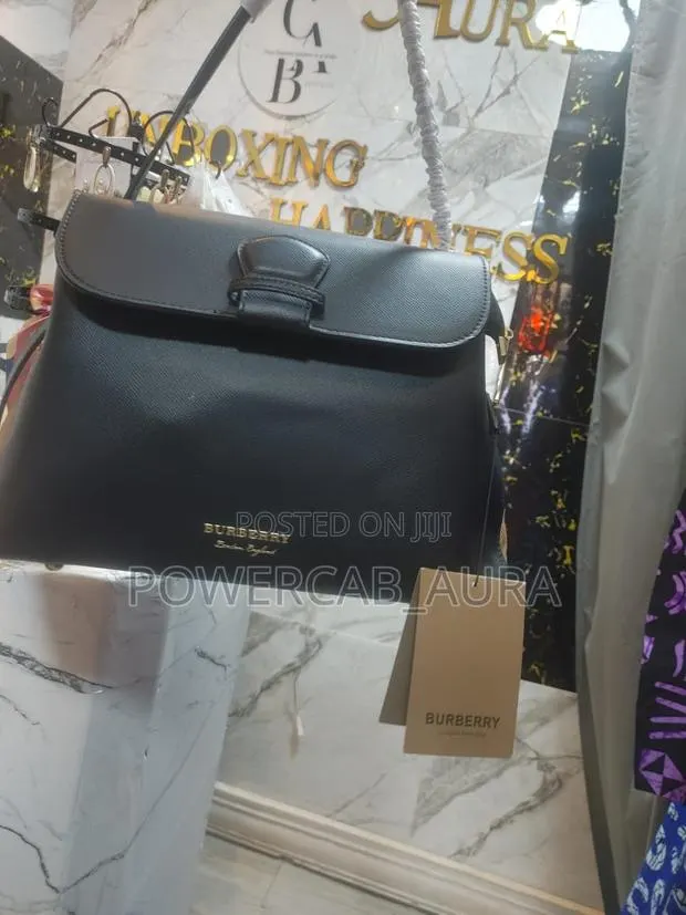 Unisex Hand Bag · Photo 1