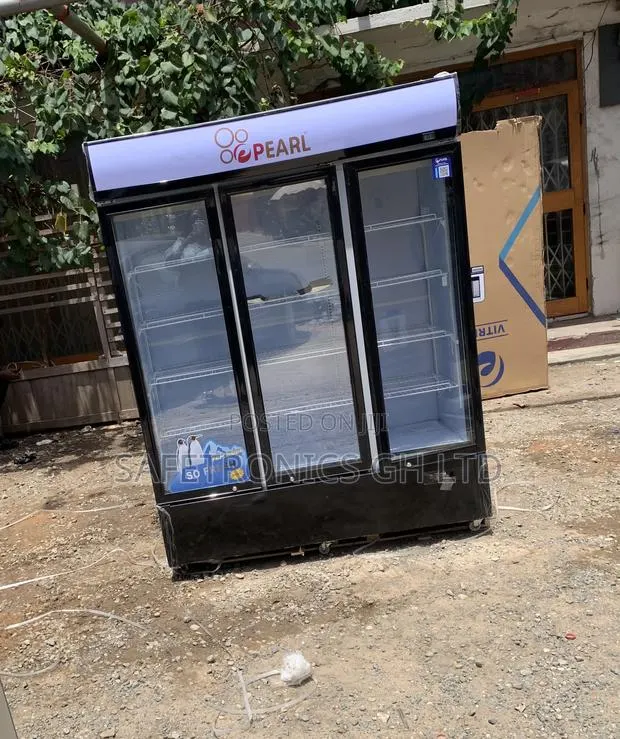 Elegant New PVC-150 Three Doors Display 950 Liters Freezer · Photo 1