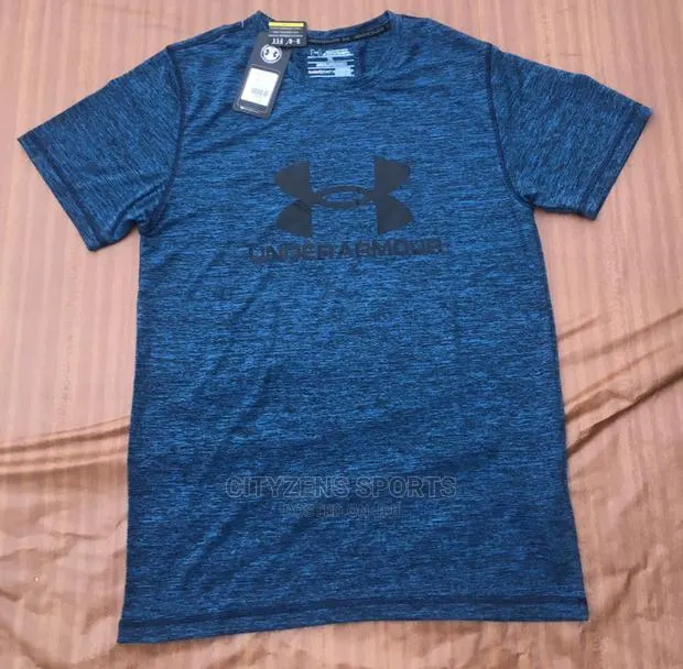 Under Armour Blue Black Top · Photo 1