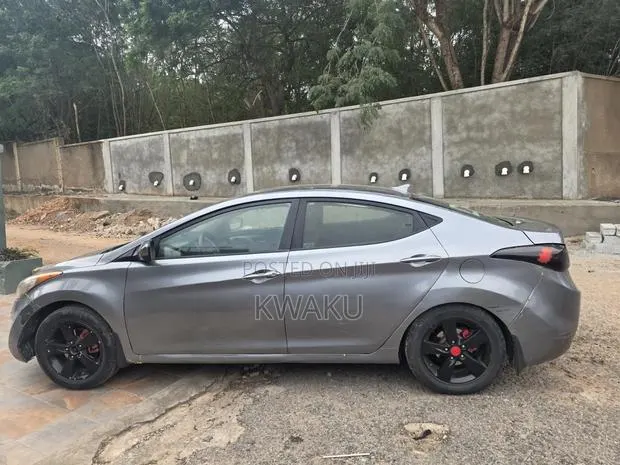 Hyundai Elantra 2013 Silver · Photo 1