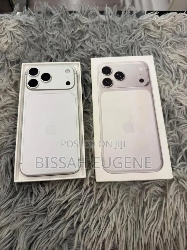 Apple iPhone 17 Pro Max 512 GB White · Photo 1