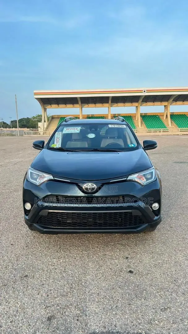 Toyota RAV4 2018 Black · Photo 1