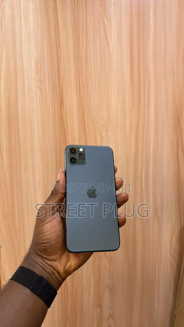 Apple iPhone 11 Pro Max 256 GB Green · Photo 1