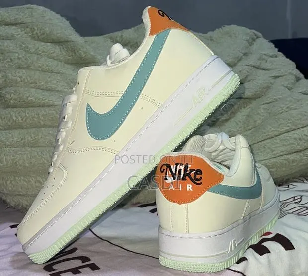 Nike Air Sneaker · Photo 1