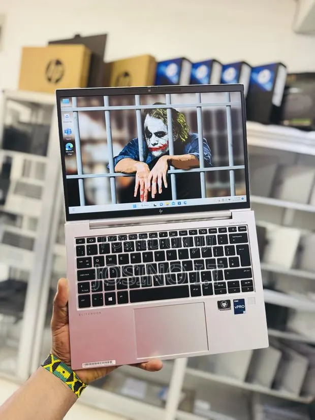 Laptop HP EliteBook 830 G9 16GB Intel Core i5 SSD 256GB · Photo 1