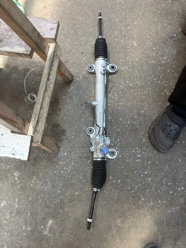 Pontiac Vibe/ Toyota Matrix Steering Rack · Photo 1