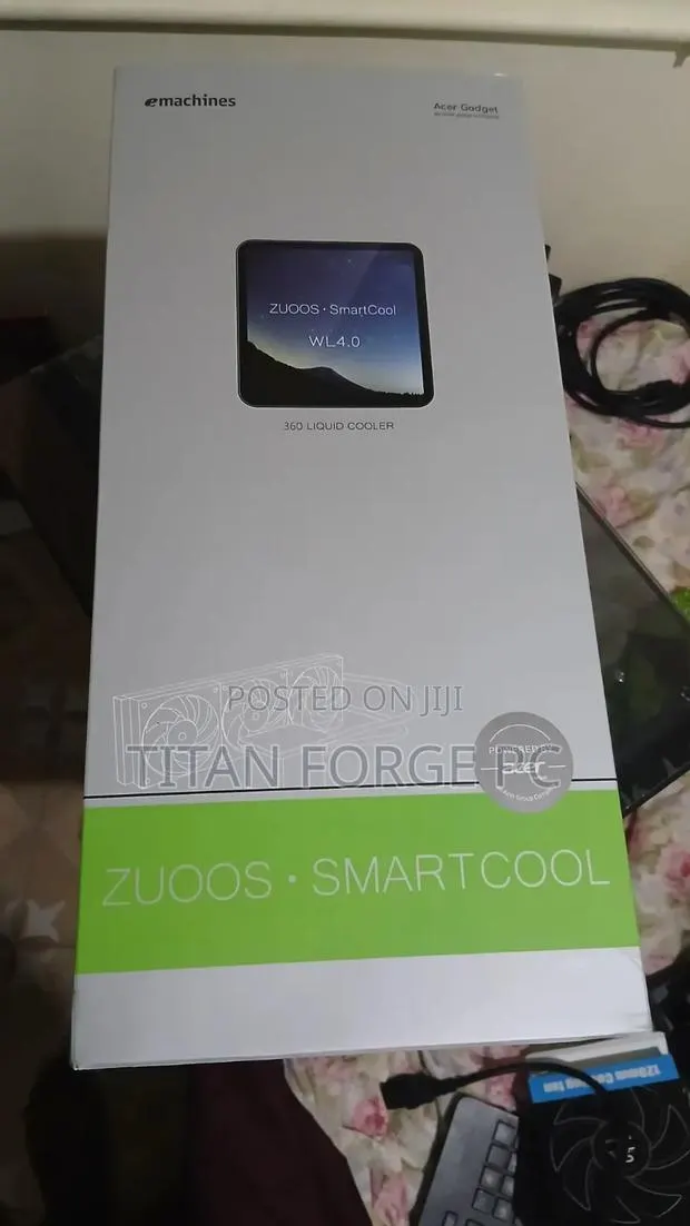 Acer 360 Liquid Cooling With Screen Display · Photo 1
