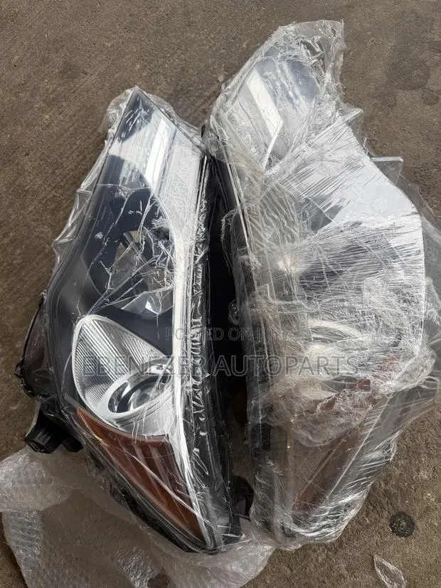 Toyota Rav 4 Headlights Pair 2013 2014 2015 · Photo 1
