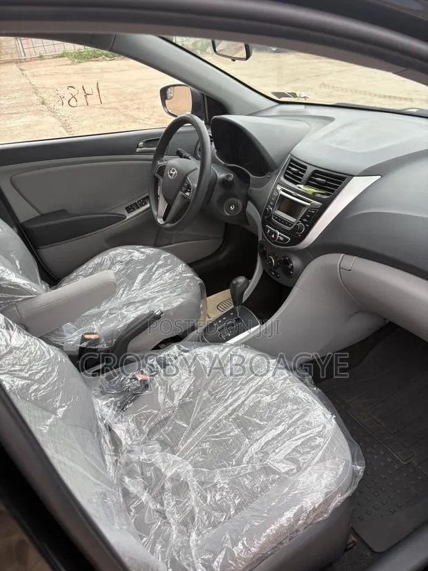 Hyundai Accent Sport Hatchback 2016 Black · Photo 1