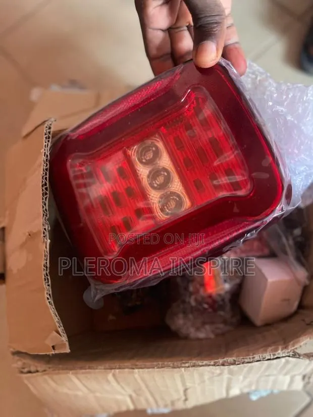 Jeep Wrangler Tail Light 2007-2024 · Photo 1