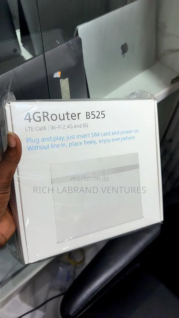 Huawei Cat6 Universal 4g+ Router (2.4g & 5g Dual Band) · Photo 1