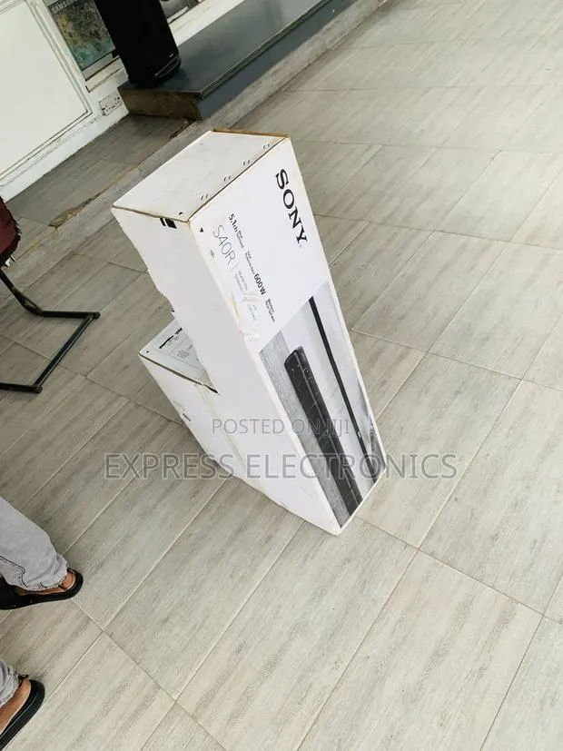 Sony 600w 5.1 Ch Home Cinema Sound Bar System -Ht-S40r · Photo 1
