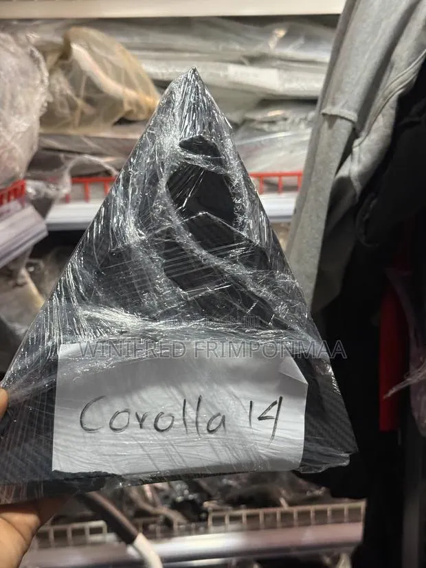 Toyota Corolla 2014 Window Vent · Photo 1
