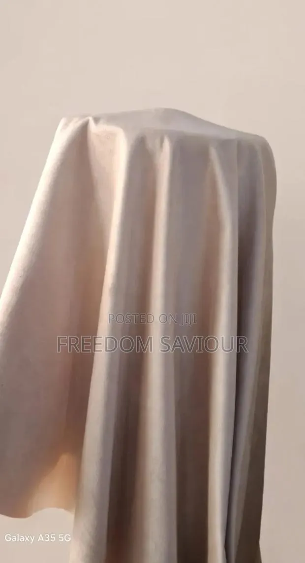 Luxury Upholstery Fabric – Elegant Sofa Material · Photo 1