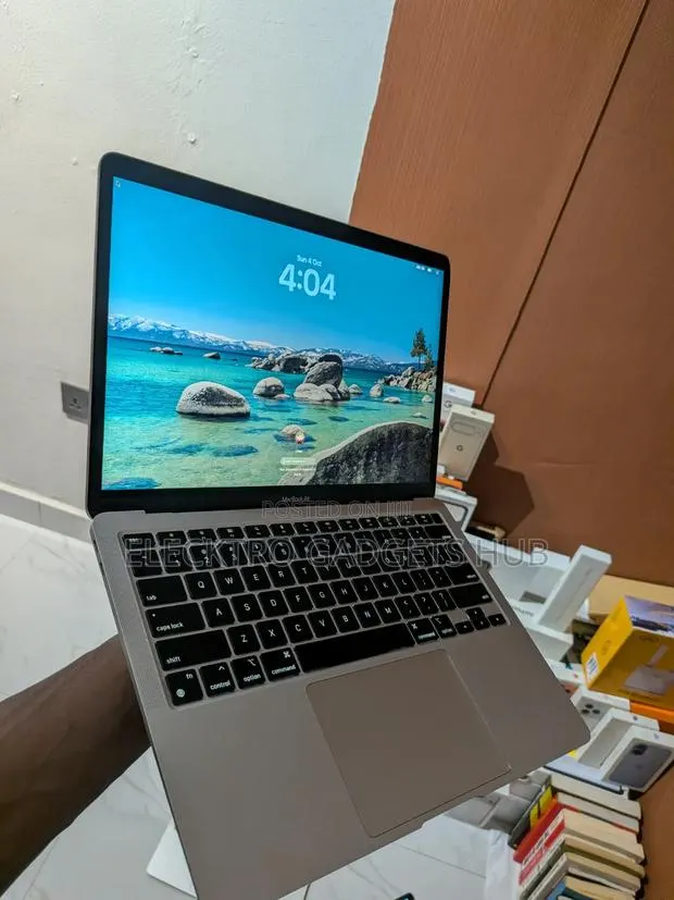 Laptop Apple MacBook Air 2020 M1 8GB Apple M1 SSD 256GB · Photo 1