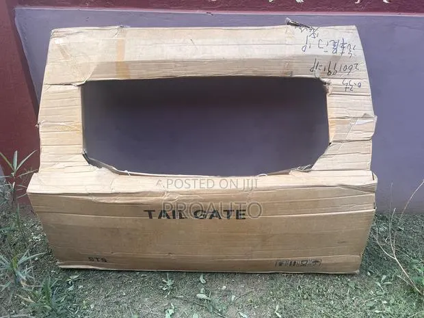 2021-2023 Kia Seltos Tail Gate / Boot/ Trunk · Photo 1