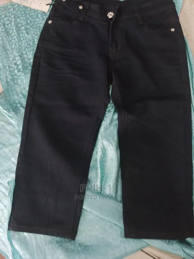 Kids Girls Neat Three Quater Jeans · Photo 1